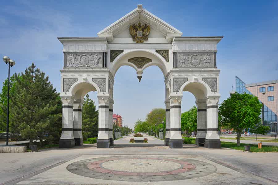 Астрахань сквозь века: Белый город, набережная и Кремль - фото 2