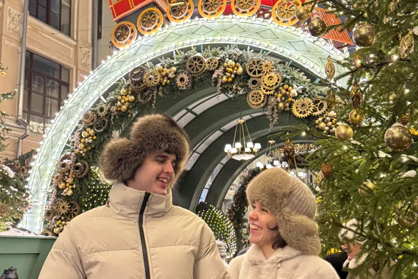 Главные ёлки центра столицы — пешеходная экскурсия по новогодней Москве — фото 5, Москва | Покатаем