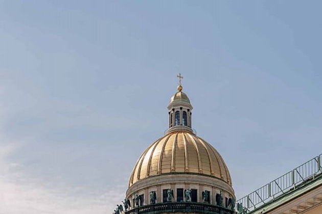 Виды Исаакиевский собор с гидом: экскурсия внутри и снаружи с входными билетами 