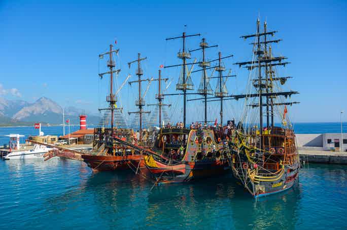 Развлекательная экскурсия на пиратском корабле
