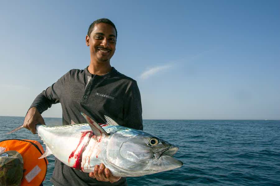 Глубоководная рыбалка в Дубае из Шарджи  - фото 1