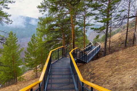 По самой длинной лестнице в России: смотровые и Торгашинский хребет