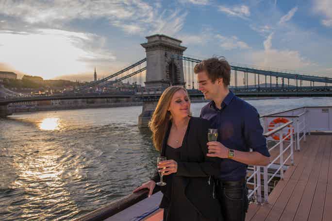 Danube river walk: hot and soft drinks in a bar cruise