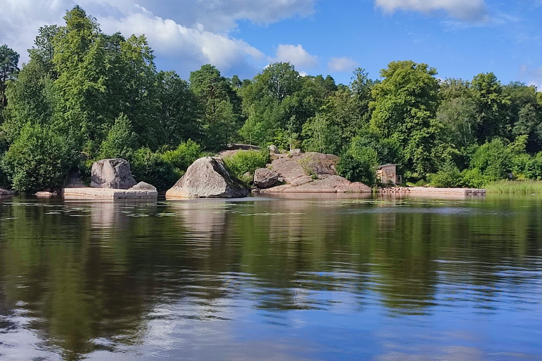 Водная прогулка на катере вдоль побережья  парка Монрепо — фото 5