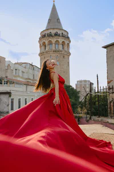 Фотосессия на террасе Стамбула в летящем платье + видео reels - фото 4
