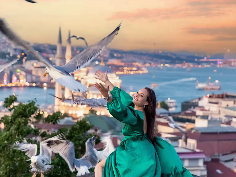 Золотой рассвет: атмосферная фотоссесия на стамбульской крыше — фото 7, Стамбул | Покатаем