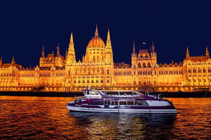 1 Drink Budapest Downtown Sightseeing Cruise