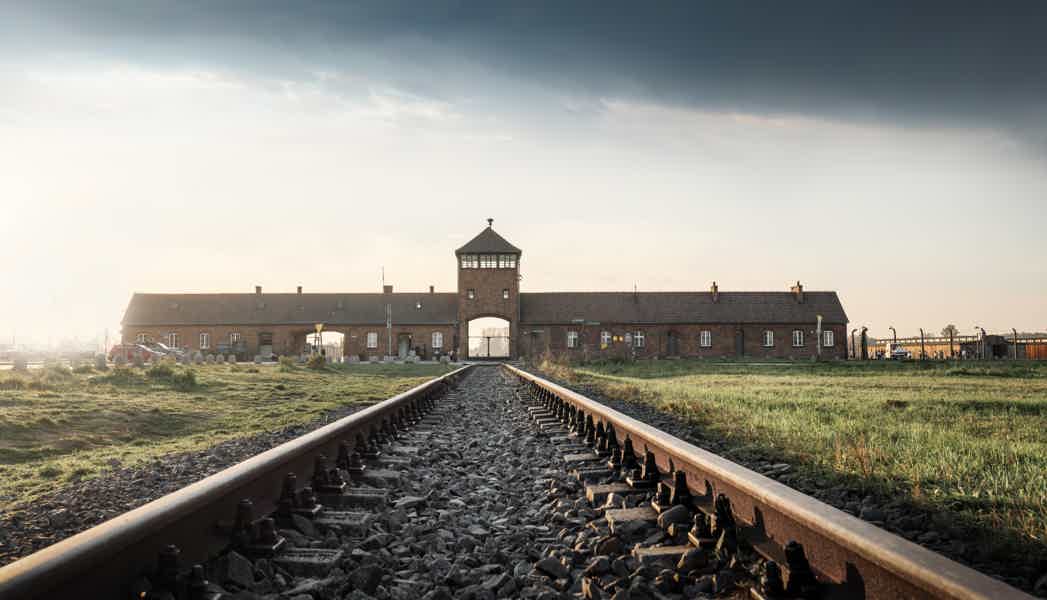 Ab Krakau: Führung durch das Museum Auschwitz-Birkenau - photo 3