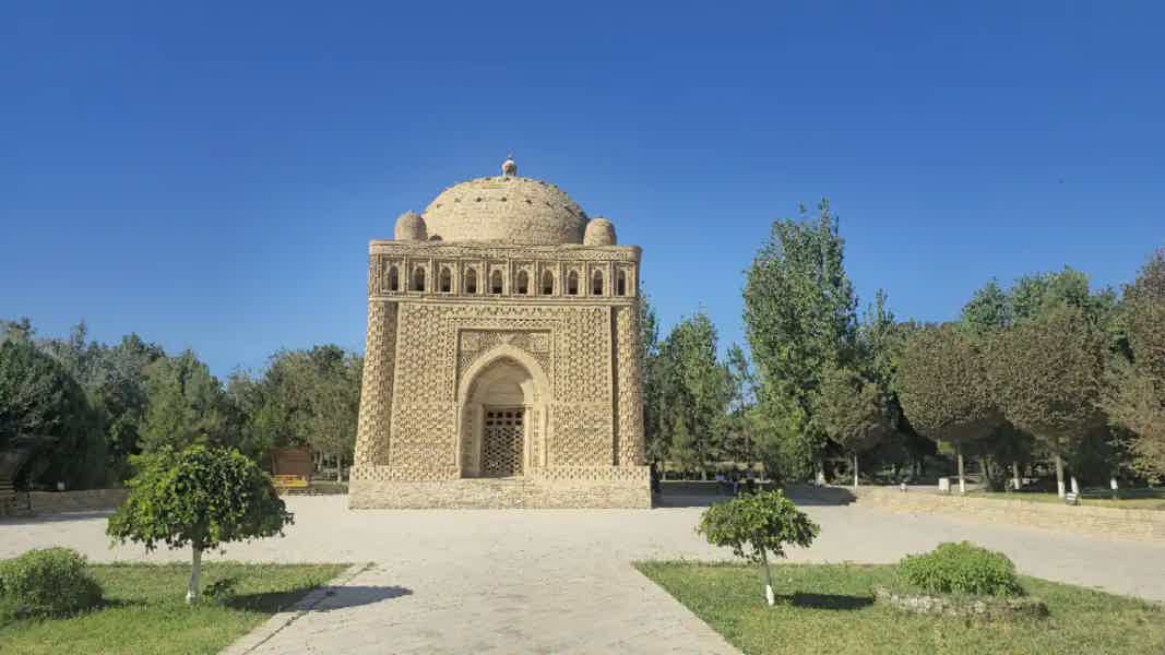 Бухара и её окрестности: духовная глубина и дворцовая роскошь - фото 2