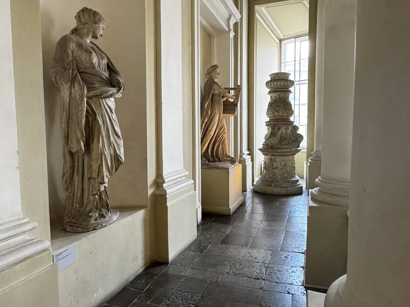 От Академии художеств до Невы: фотопрогулка по Петербургу — фото 7, Санкт-Петербург | Покатаем
