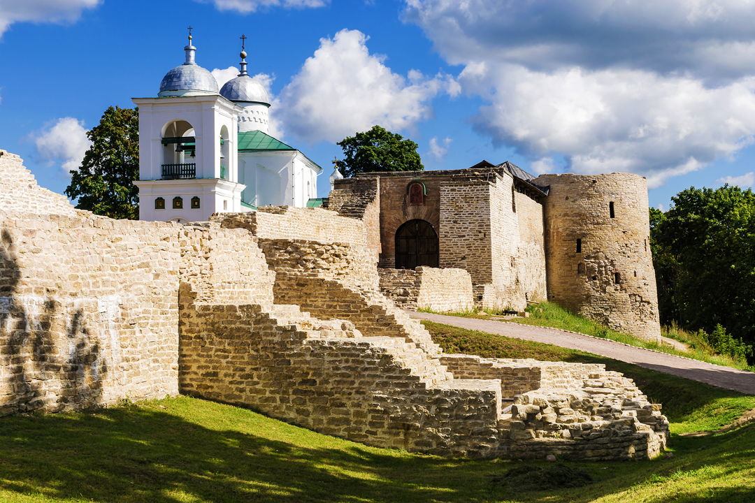 Экскурсия по Псково-Печерскому монастырю и Изборской крепости — фото 4
