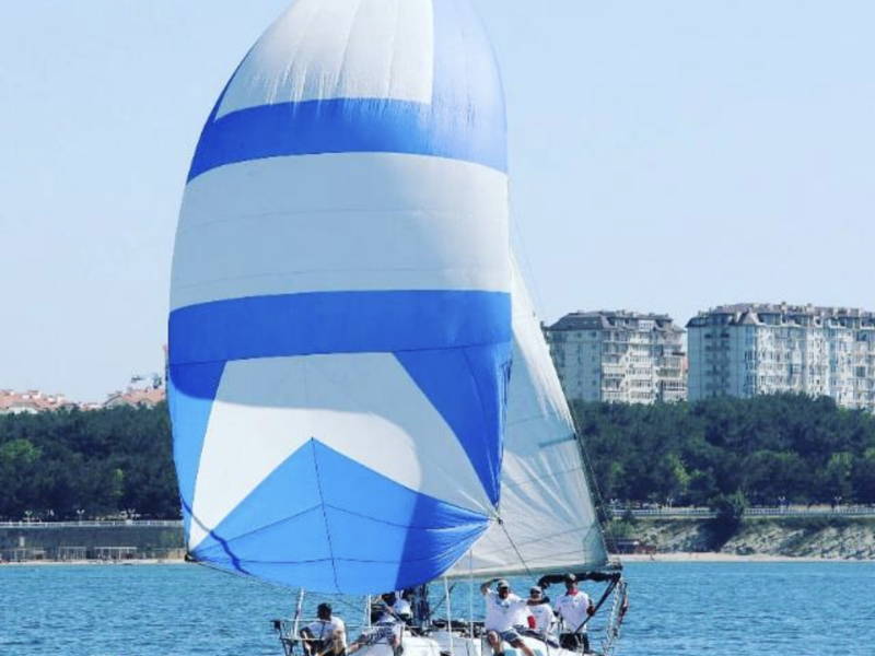 Аренда спортивно-круизной парусной яхты