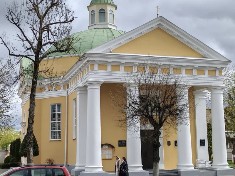 Лидский замок, костёл в Старых Василишках, церковь-крепость в Мурованке — фото 6, Гродно | Покатаем