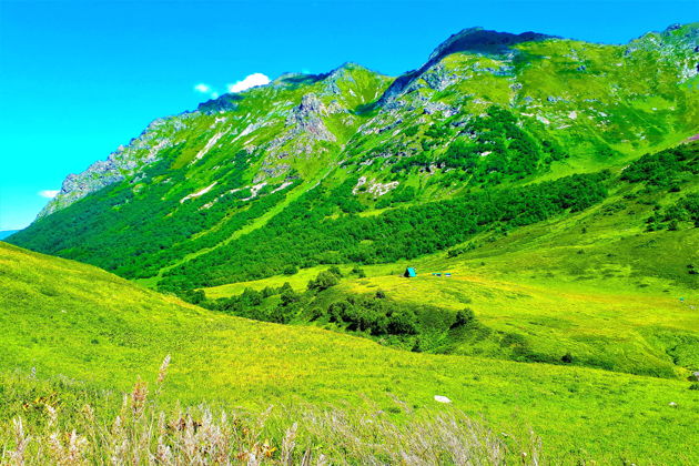 Виды Озеро Малое Дзитаку. Перевал Бзерпинский карниз. 