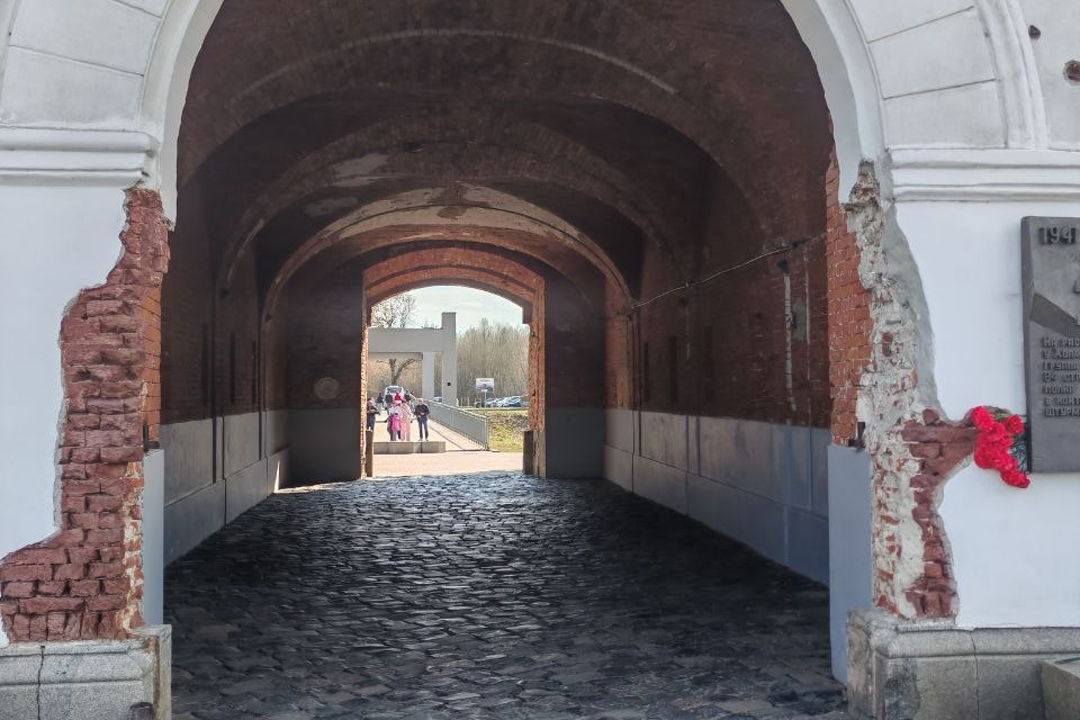 Групповая экскурсия в Брестскую крепость (территория + музей) — фото 8