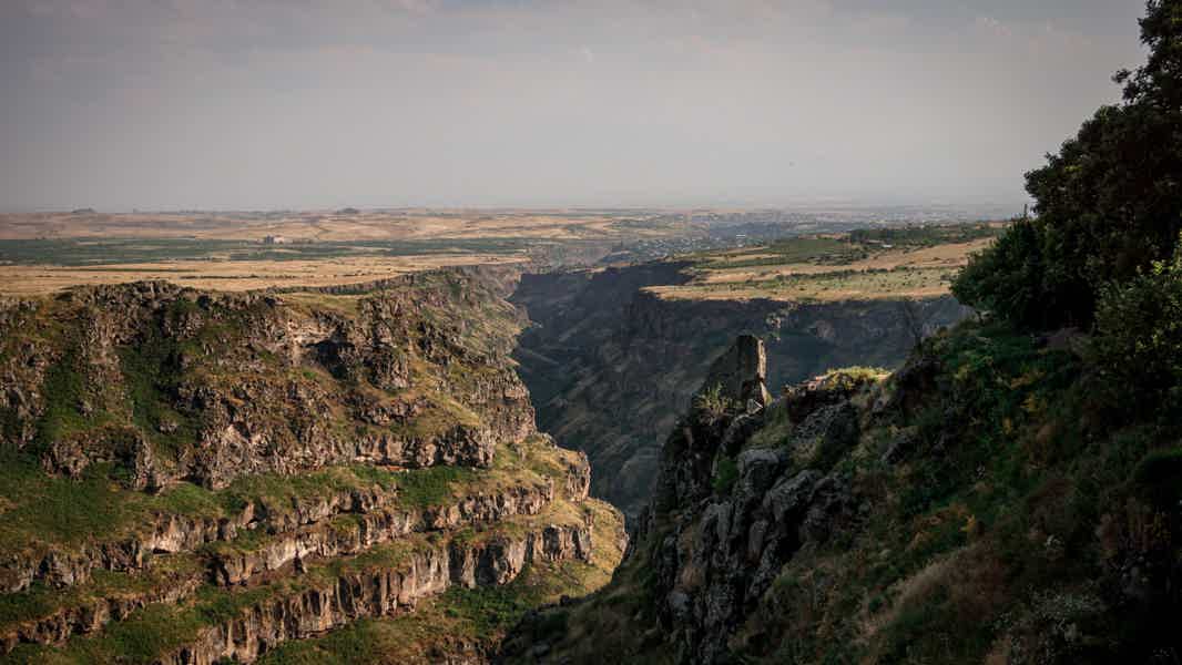 Секреты Винного замка, армянского алфавита и храма на краю обрыва - фото 6