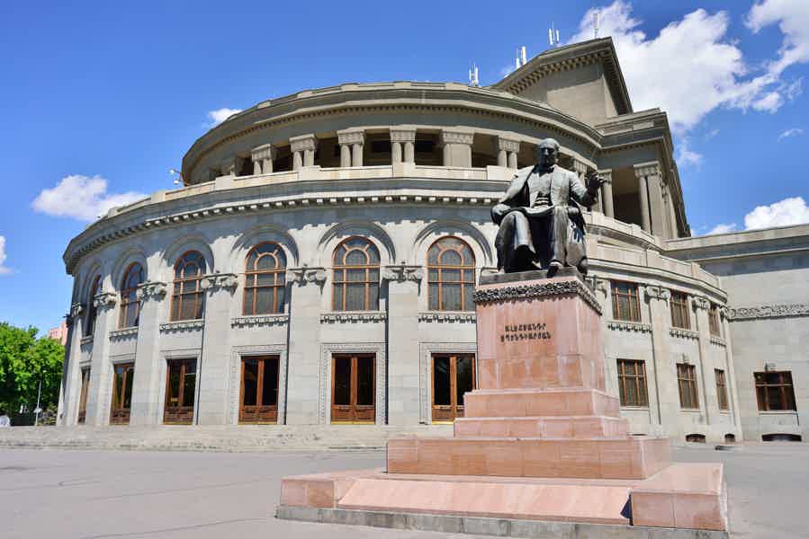 Прогулка по центру Еревана с профессиональным историком - фото 2