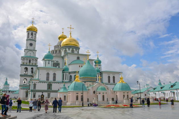 Возрождённые святыни: по храмам и монастырям Истринского края