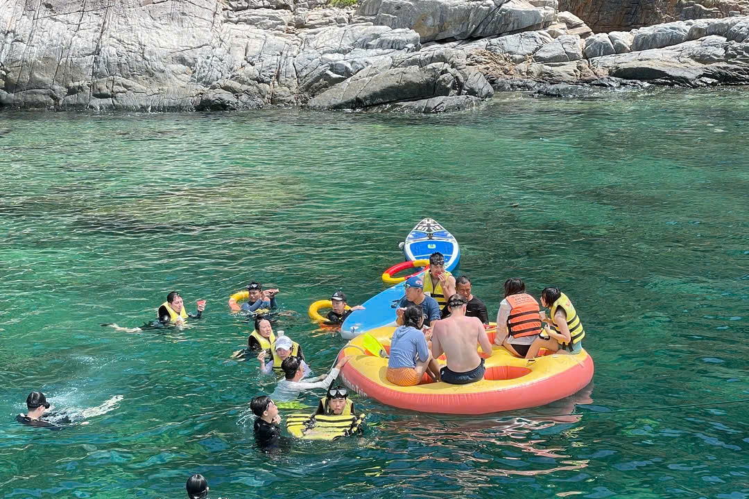 Острова Нячанга: водяные горки, снорклинг, бар на воде и веселье — фото 4