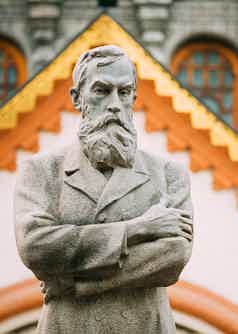 Познакомьтесь с шедеврами Третьяковки