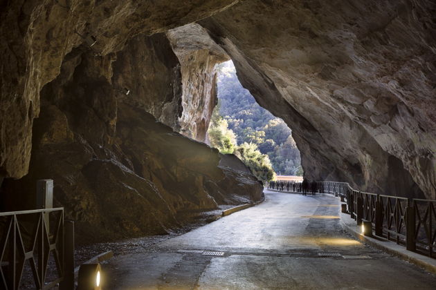 2000 ступеней в пещеру к Святому Давиду - Хазрати Довуд