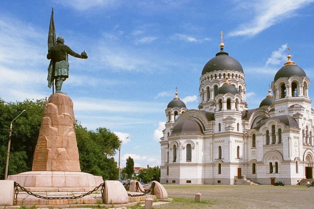 Виды Индивидуальная экскурсия на автомобиле в Новочеркасск