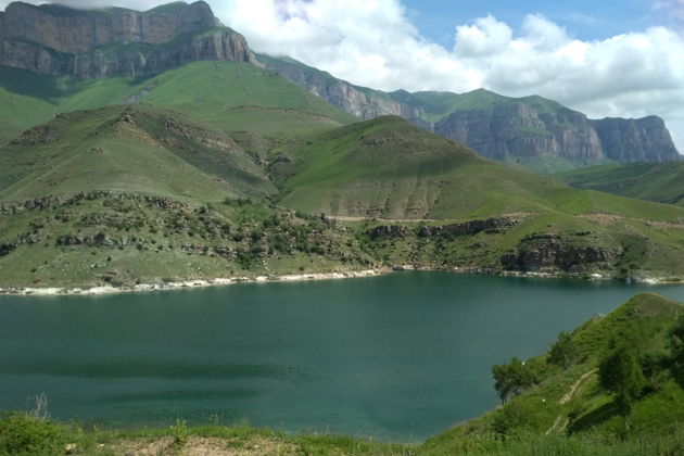 Виды Озеро Гижгит и горный калейдоскоп: катание на пакрафте