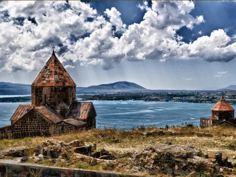 Священные места Севана: Озеро Севан — Монастырь Айраванк — Хачкары Норатуса