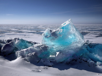 Тур по льду Байкала