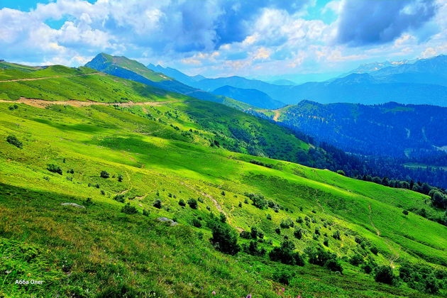 Виды Озеро Малое Дзитаку. Перевал Бзерпинский карниз. 