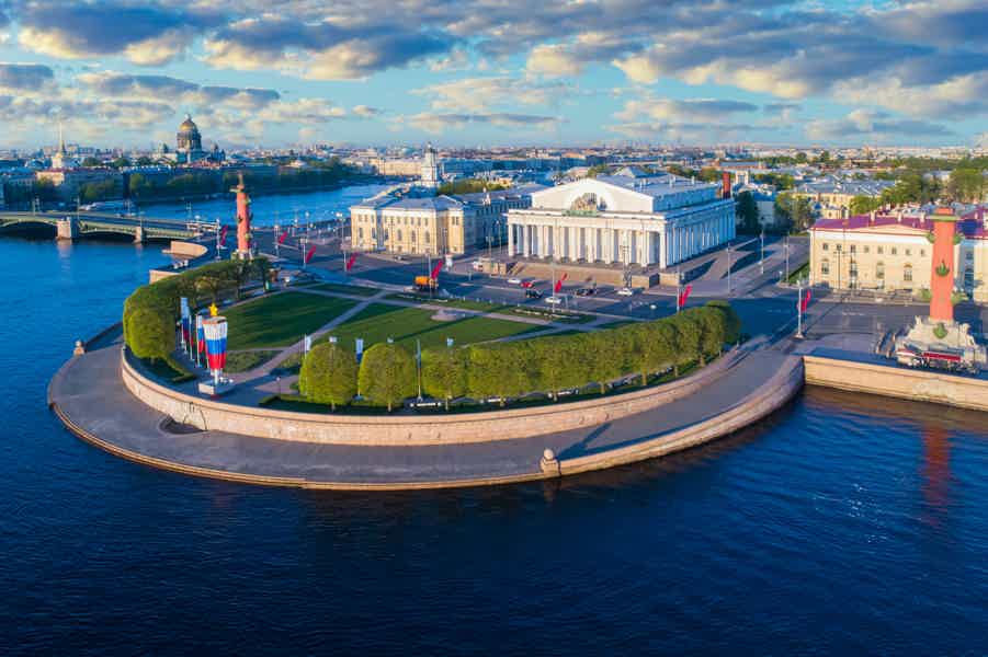 Мобильный квест по Васильевскому острову (мобильное приложение БЕЗ гида) - фото 1