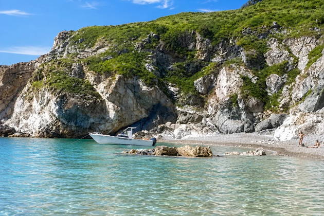 Морская экскурсия на дикие острова Приморья - 2 острова за 1 день