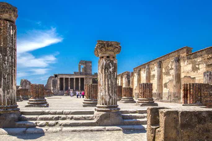 Pompeii and Naples Private Guided Tour