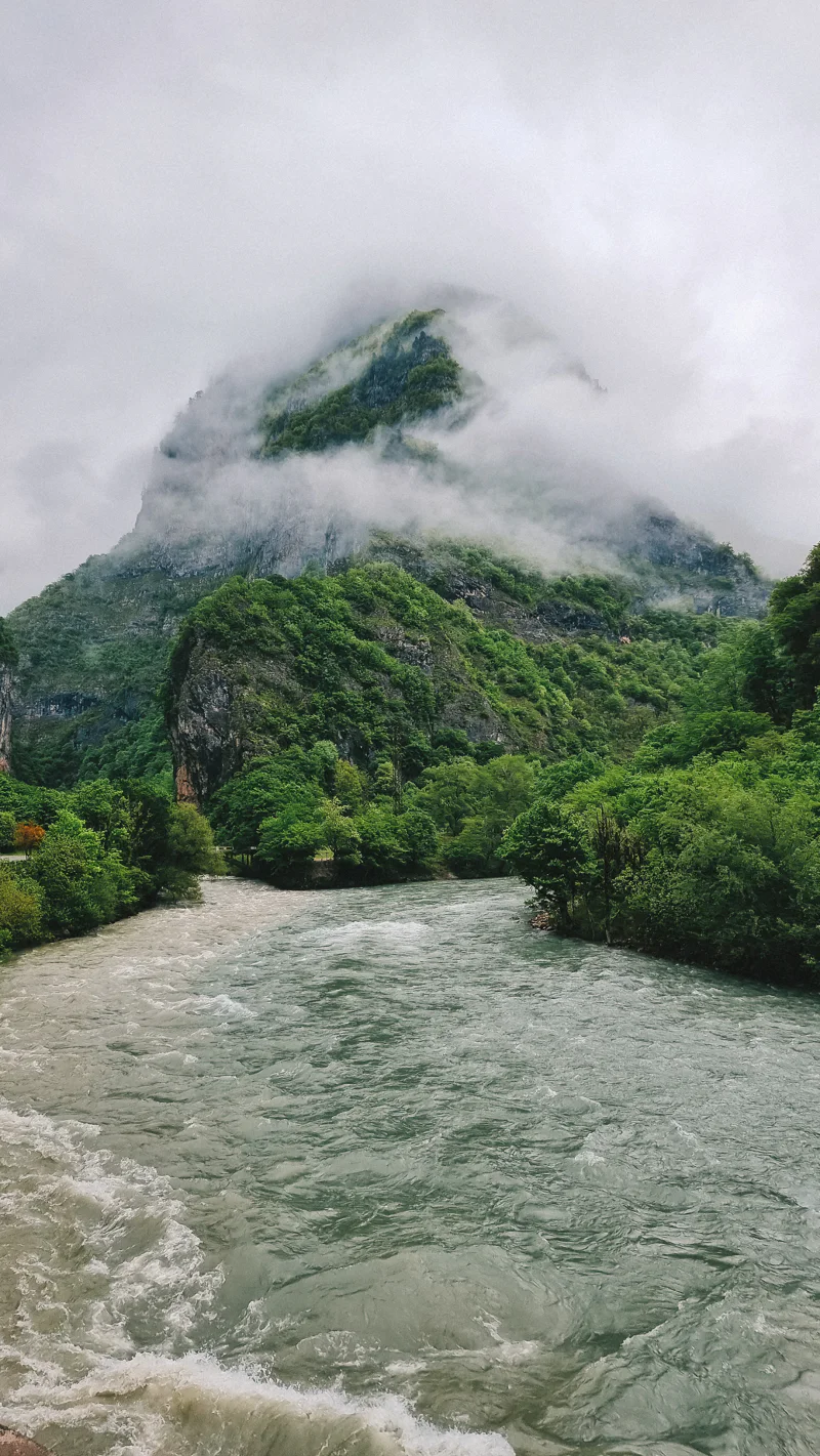 Пляжная Абхазия: озеро Рица и самый красивый пляж — фото 2