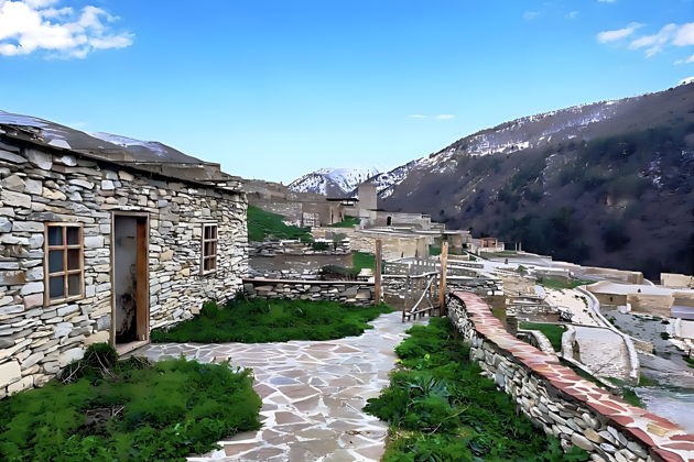 Виды Жемчужина Кавказа, на горное озеро 