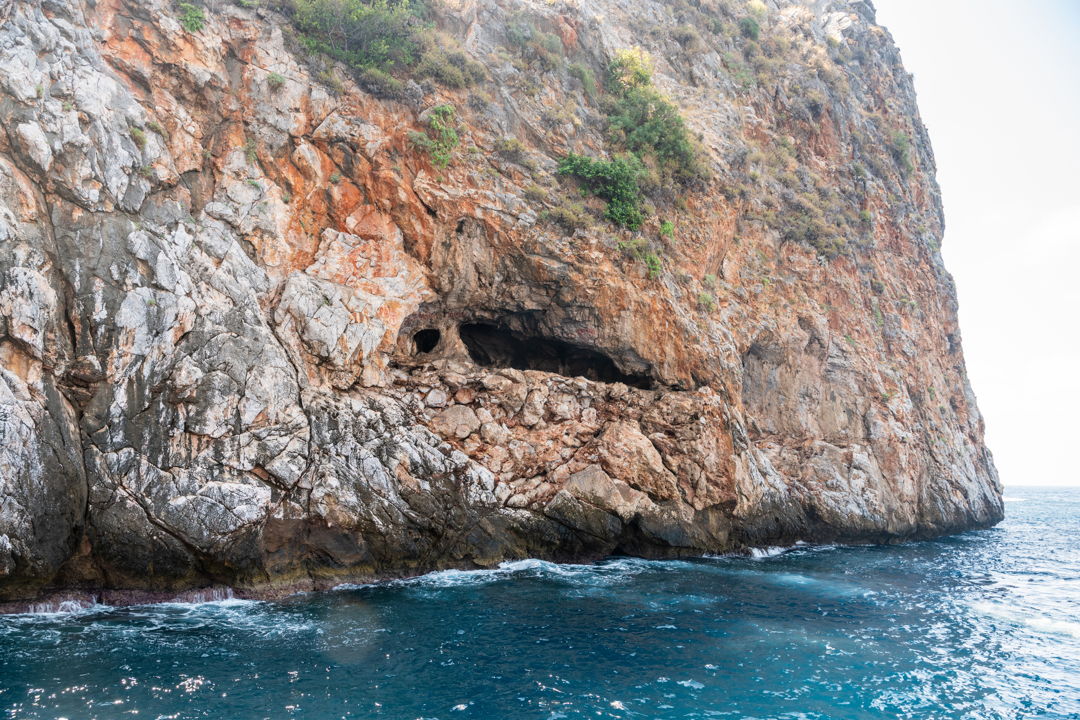 Пиратская яхта из Аланьи: купание в бухтах Средиземного моря — фото 4