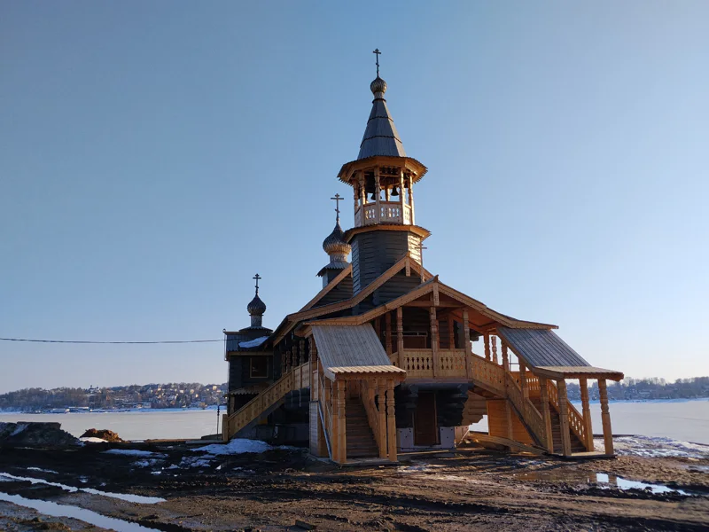 Фонарщики на воде — пешеходная экскурсия по набережной Костромы — фото 7, Кострома | Покатаем