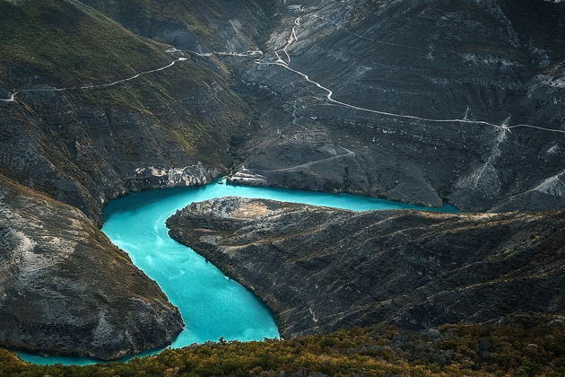 Виды Там, где парят орлы: Сулакский каньон, пещеры Нохъо и бархан Сарыкум