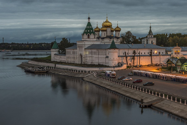 Экскурсия по Костроме и Ипатьевский монастырь на транспорте туристов