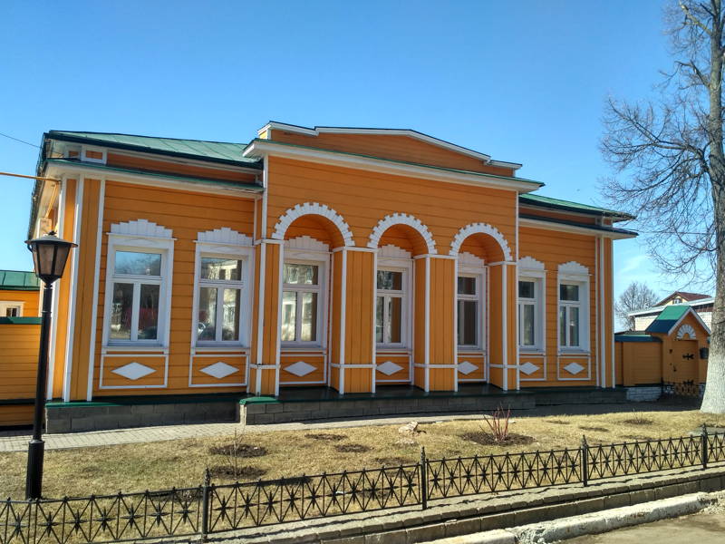 Через усадьбу, монастырь и уездный город на М-12: Выкса, Дивеево, Арзамас