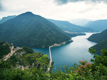 Пивское озеро