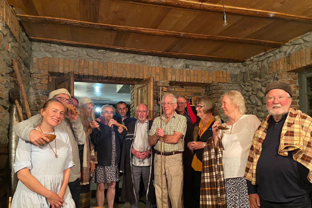 Виды От лозы до тостов: Организованный Ртвели с традиционным застольем