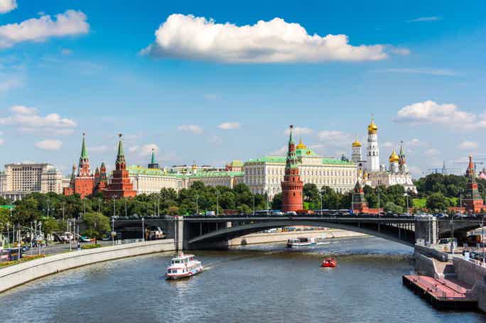 Речная прогулка от причала Нескучный сад до Кремля и обратно