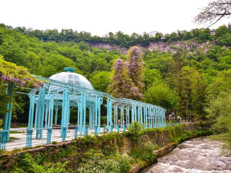 Боржоми, Гори и Уплисцихе — курорт, история и пещерный город