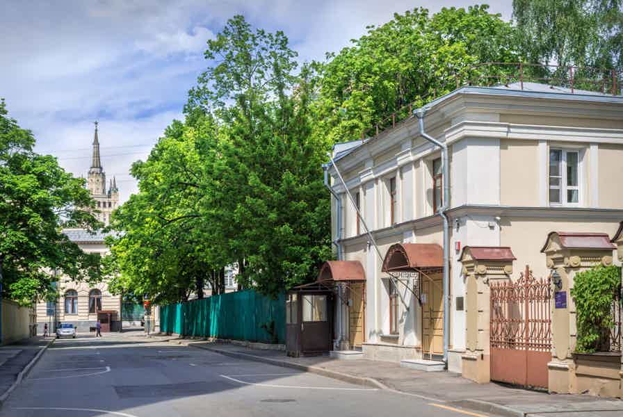Посольства Москвы: загадки и тайны старинных особняков - фото 2