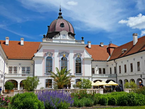 Окрестности Будапешта: Дворец в Гёдёллё и город мастеров Сентендре