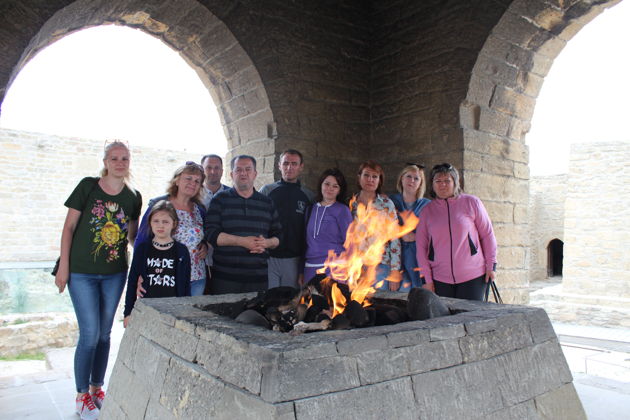 Виды Священные огни Абшерона: храм Атещгях и горящая гора Янардаг