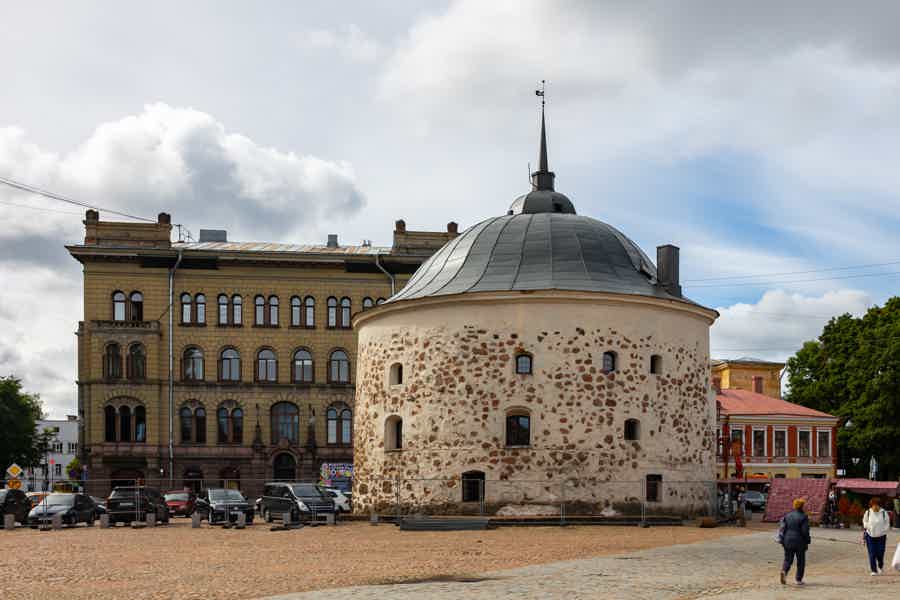 Пешеходная экскурсия по историческому центру Выборга - фото 2