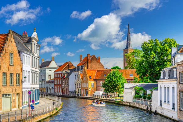 Bruges Highlights Trip from Paris Lunch Boat Brewery & Chocolate — photo 2, Paris | Pokataem