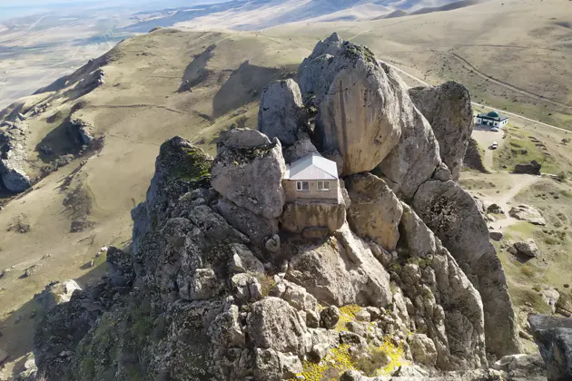 Загадочный край: гора Бешбармаг, Агатовые горы и Розовое озеро — фото 3